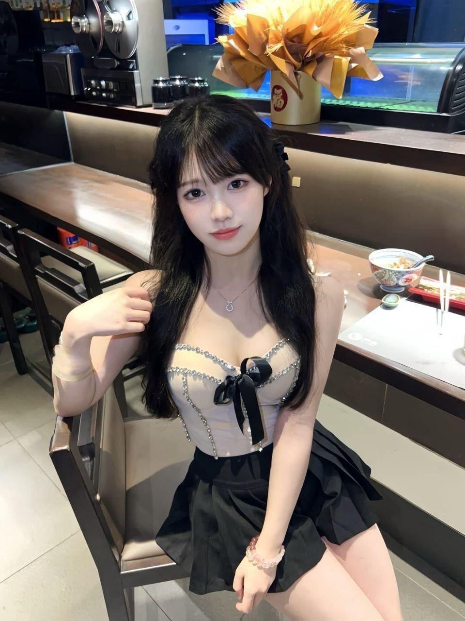 制服控兼职学妹