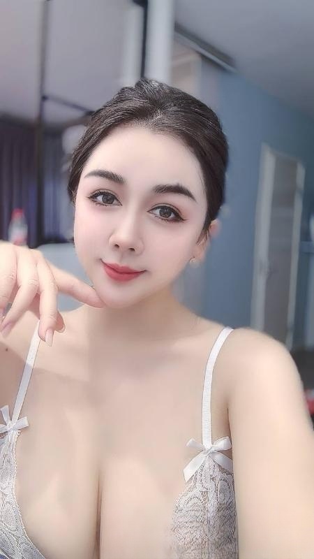 西塔轻熟女燕燕