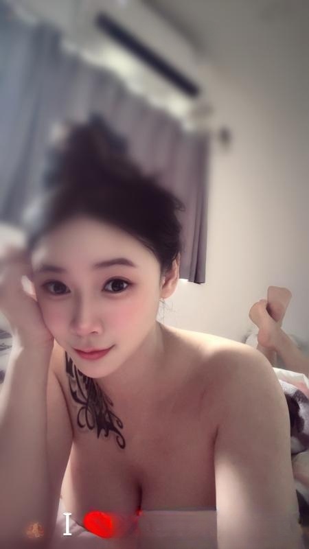 惠城舌吻反差靓御姐