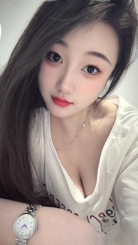 天然文静美女雯雯