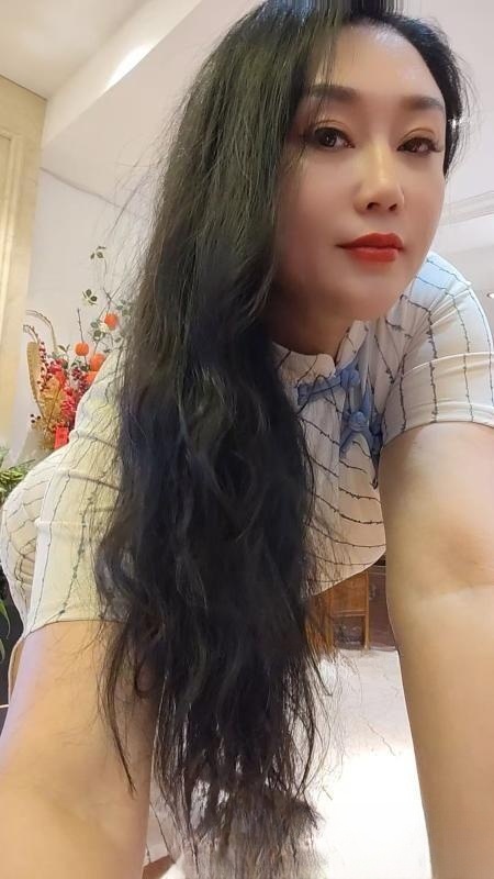 潮喷毒龙丰满骚货